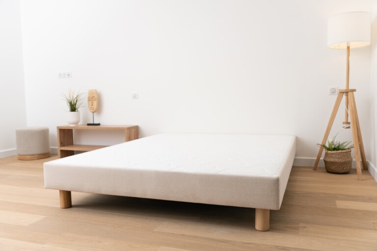 Naturlatt - Sommier tapissier Confort - fabrication artisanale française – 2x100x200cm - King Size / bleu pastel / Noir