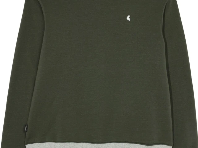 Ecclo Sweat Col Rond Kaki Homme Made in France et coton upcycle recycle desimpacte edition limitee 05 applat 1080x1350 488ec620 7556 4897 bd10 a00befa6d794 ECCLO - Sweat rond kaki – L