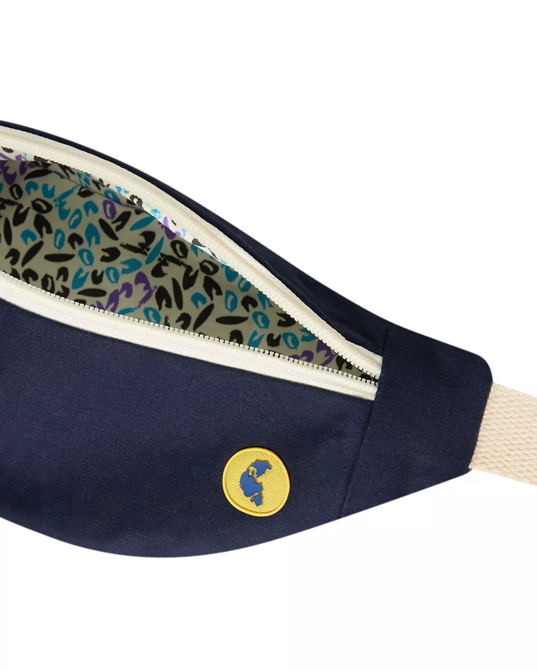 Ecclo banane homme bleue Made In France et coton bio recycle upcycle 02 zoom 1080x1350 12053523 49bb 49c0 af6c 9fd6fc4f2dd5 ECCLO - Banane bleue – Unique