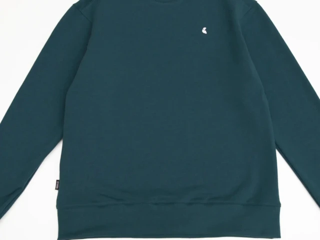 Ecclo sweat rond homme vert Made In France et coton bio recycle upcycle 02 applat 1080x1350 f815e4df 08c1 436f 835a aea159ef428a ECCLO - Sweat rond Cold Forest – XL
