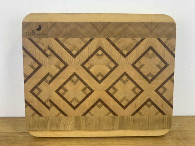 Planche à découper en bois de bout 40,5×33,5cm par la marque Sève et Copeaux Sève et Copeaux - Planche à découper en bois de bout 40,5×33,5cm