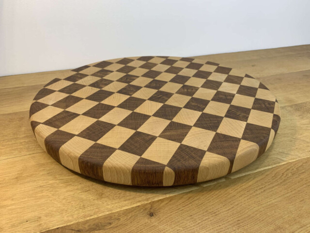 Sève et Copeaux - Planche à découper en bois de bout 38x38cm (avec pieds)