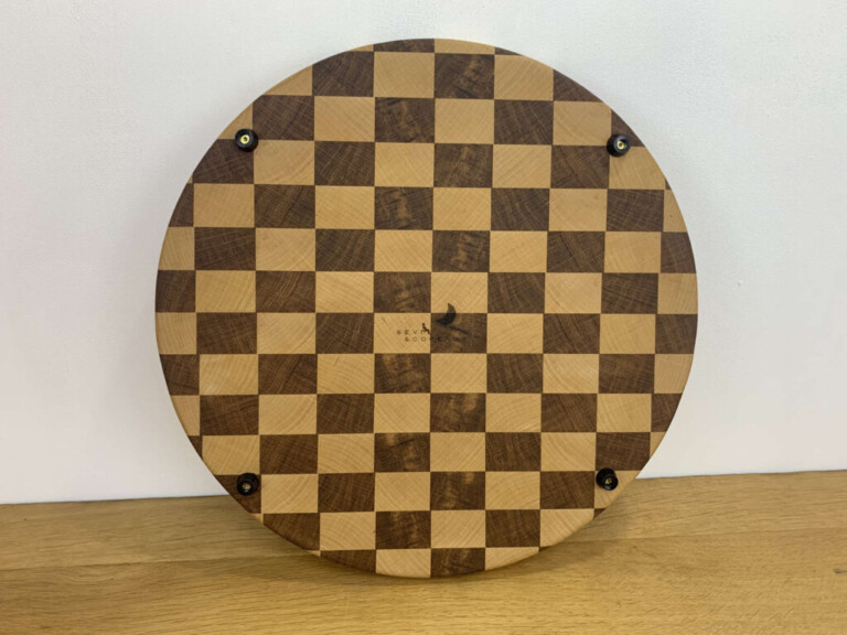 Sève et Copeaux - Planche à découper en bois de bout ronde 38x38x2.5cm (avec pieds)