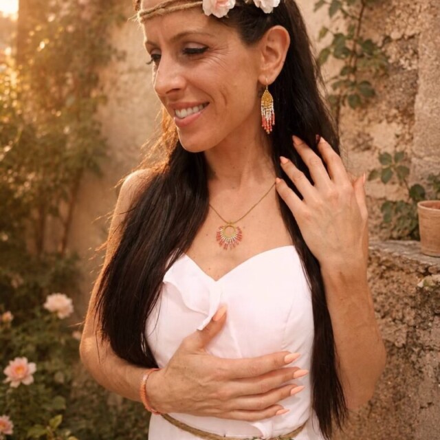 valdyria.com - Collier à Pendentif Mira Aurora