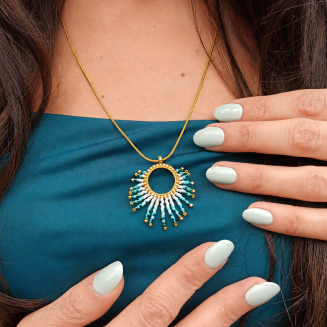 valdyria.com - Collier à Pendentif Mira Calypsa