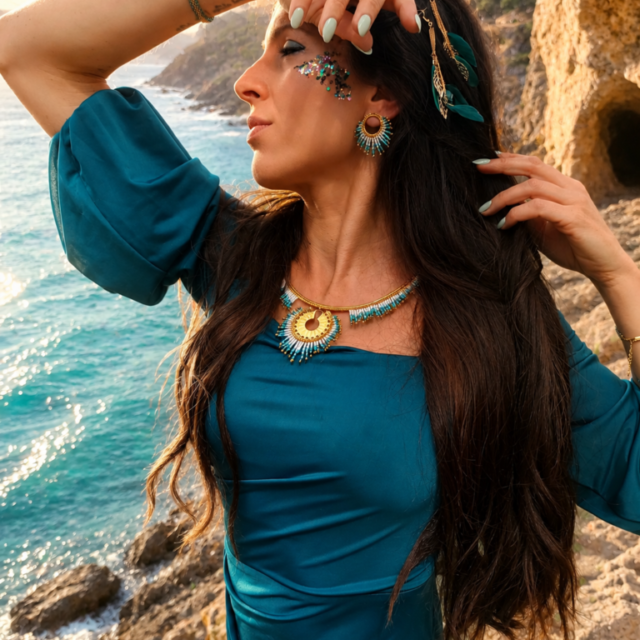 valdyria.com - Petites Boucles D’oreilles Mira Calypsa