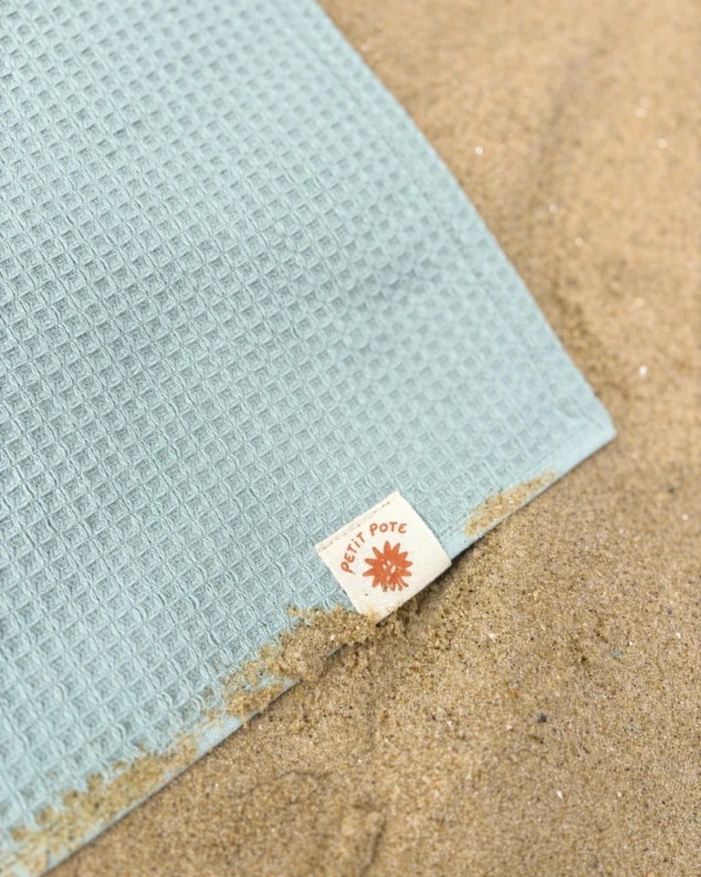 petitpote - Serviette de plage enfant – Vert d'eau / Taille unique