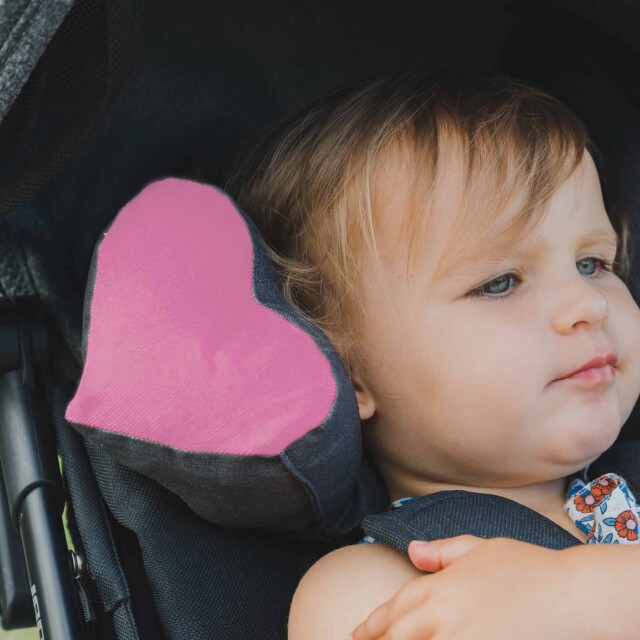 Cosy Club - Coussin de siège auto et poussette · TÉODOR Fraise