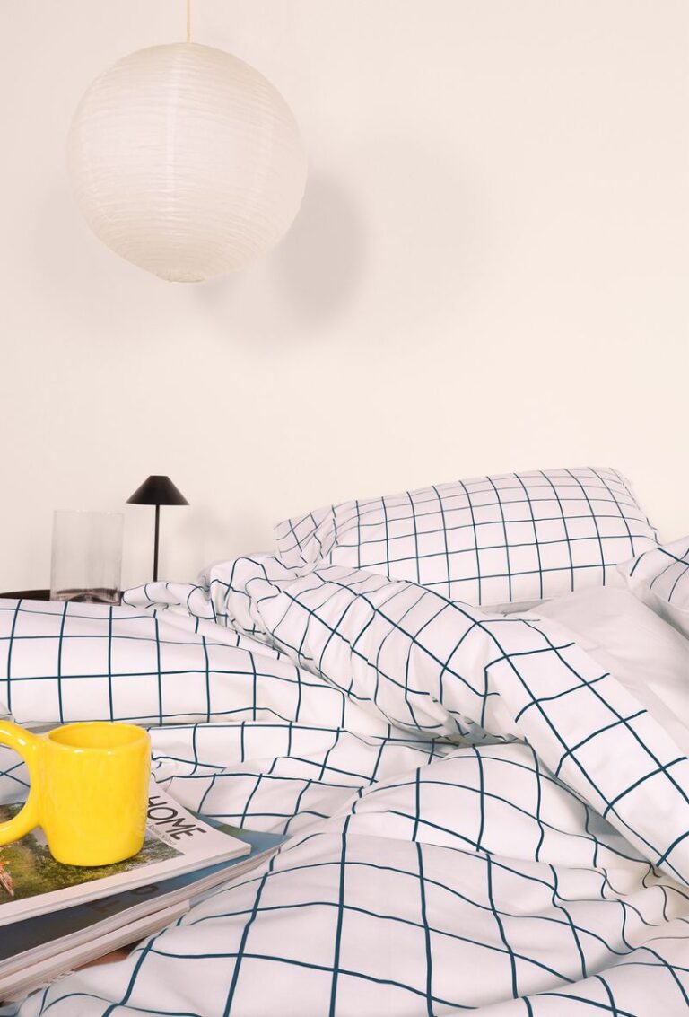 A demain - Parure en percale de coton biologique Le Carreau Bleu Paon - Housse de couette 260x240 cm + taies 50x75 cm