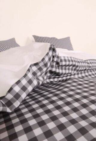 Parure en percale de coton biologique Le Vichy Anthracite par la marque À DEMAIN – Le linge français À DEMAIN – Le linge français - Parure en percale de coton biologique Le Vichy Anthracite