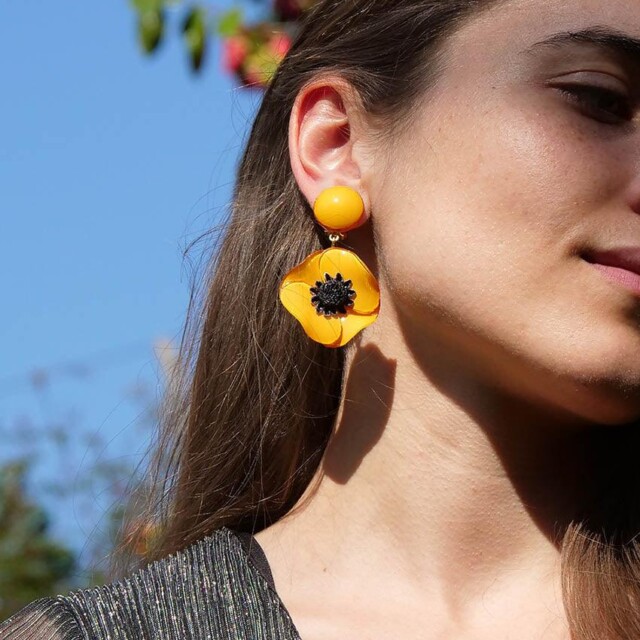 Ciléa Paris - Boucle d'oreille longue Anémone - Petit – Orange / Dormeuse (Oreilles percées)