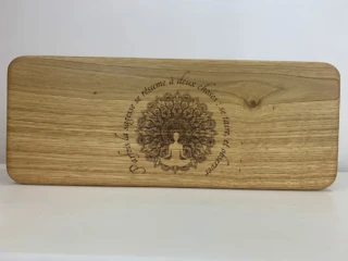 Banc de méditation gravé “mandala zen” par la marque Sève et Copeaux Sève et Copeaux - Banc de méditation gravé “mandala zen”