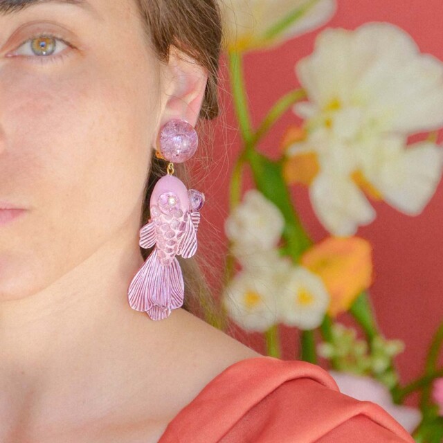 Ciléa Paris - Boucles d’oreilles pendantes poisson Koï – Noir / Tige (Oreilles percées)