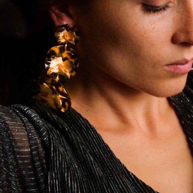 Ciléa Paris - Boucles d'oreilles pendantes 3 fleurs Pensée - Maxi – Léopard / Tige (Oreilles percées)