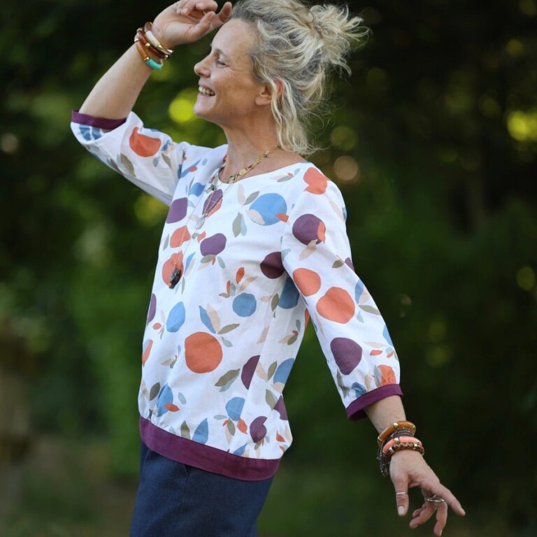 Quintessence - Blouse Constance — Coton fruité & bandes lin lilas – XXL