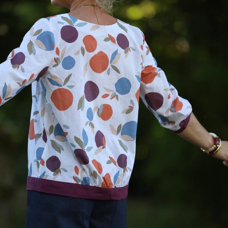 Quintessence - Blouse Constance — Coton fruité & bandes lin lilas – XXL