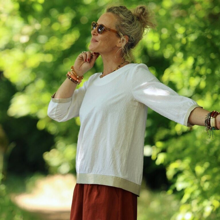 Quintessence - Blouse Constance — Coton plumetis blanc & bandes lin chiné ficelle – XXL