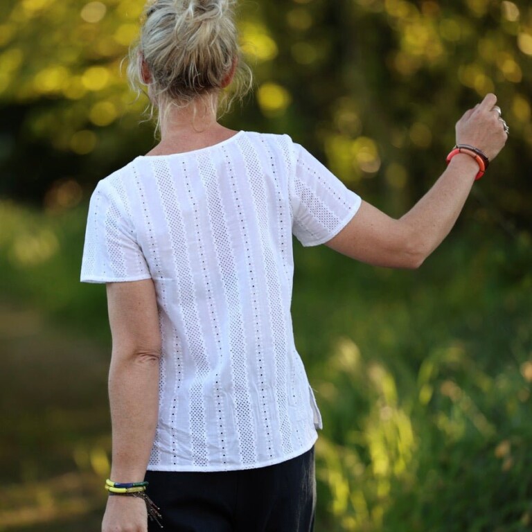 Quintessence - Blouse Emeline en broderie géométrique blanche – XXL