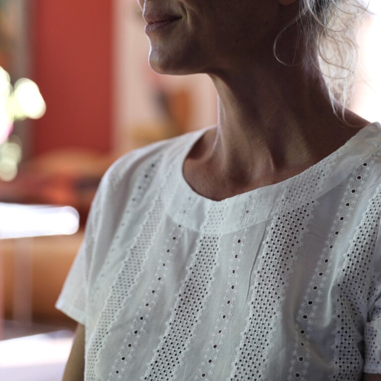 Quintessence - Blouse Emeline en broderie géométrique blanche – XXL