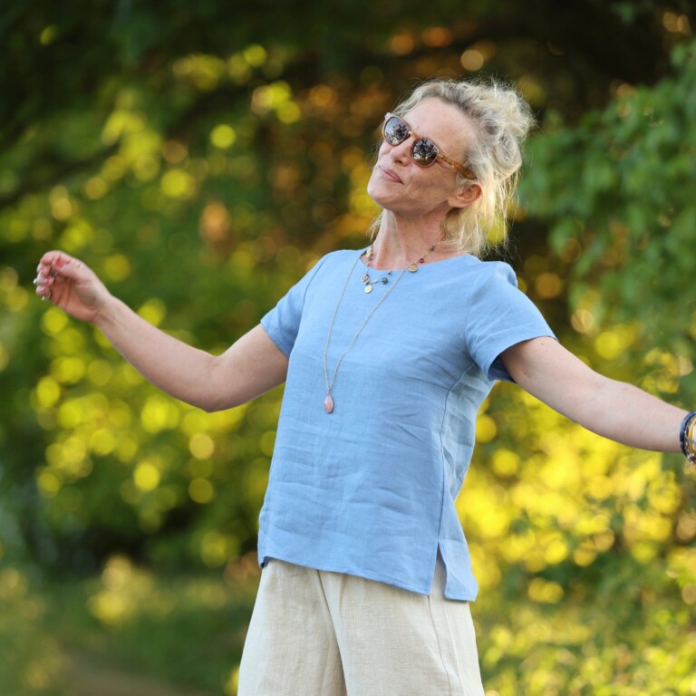 Quintessence - Blouse Emeline en lin bleu méditerranéen – 3XL