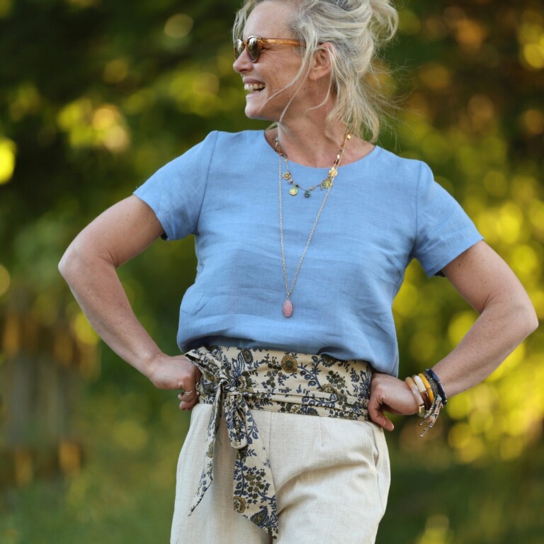 blouse emeline en lin bleu mediterraneen 3700456 Quintessence - Blouse Emeline en lin bleu méditerranéen – 3XL