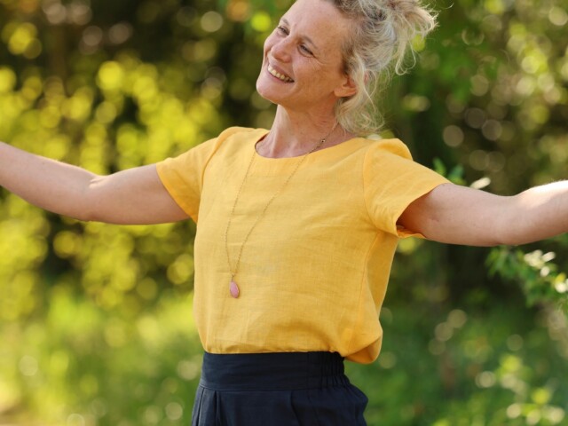 blouse emeline en lin soleil 2592322 Quintessence - Blouse Emeline en lin soleil – XXL