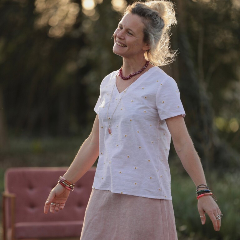 Meta SS25 - Blouse Nila - Seersucker rayé rose & pâquerettes – XXL