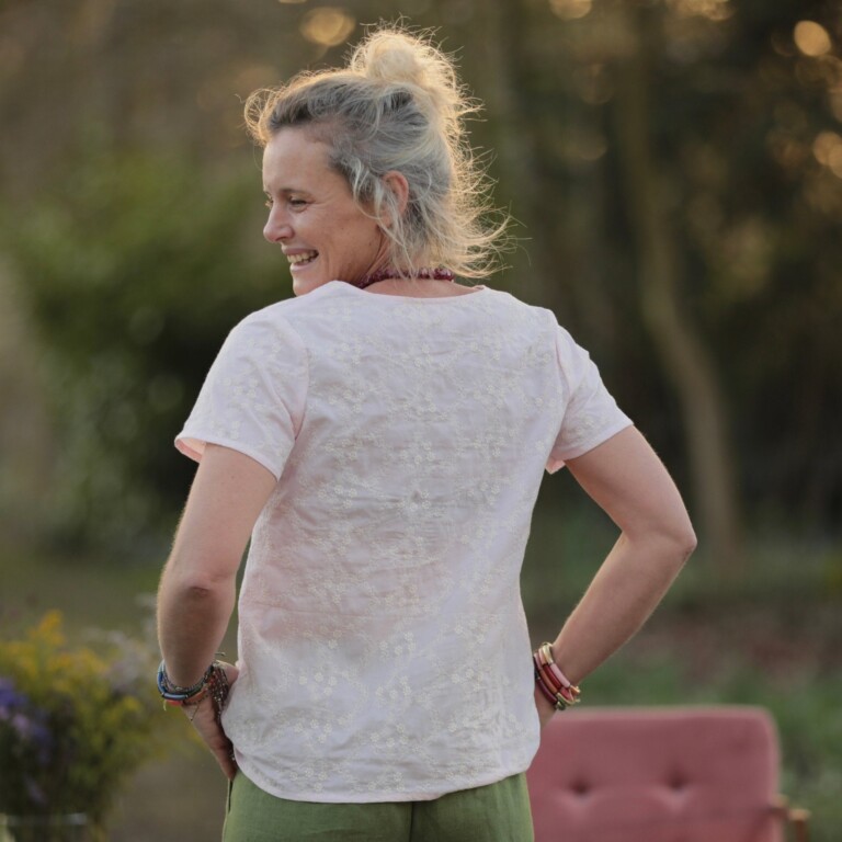 Meta SS25 - Blouse Nila - Voile de coton rose poudré brodé – XL