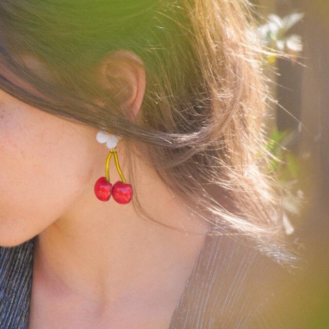 Ciléa Paris - Boucle d'oreille cerise Botanica – Dormeuse (Oreilles percées)
