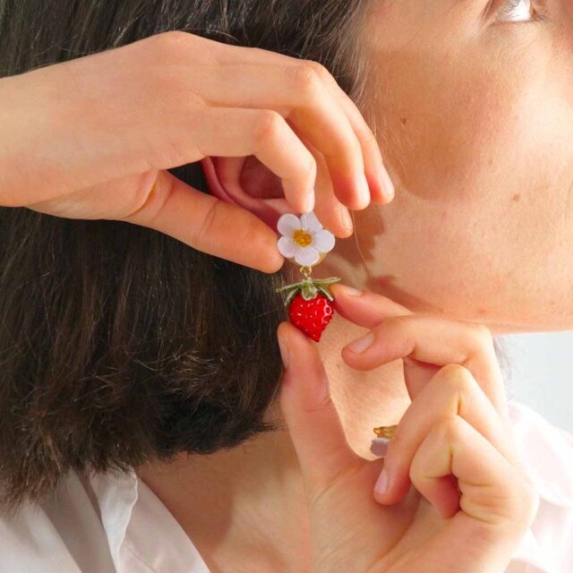 Ciléa Paris - Boucle d'oreille Fraise Botanica – Fleur / Tige (Oreilles percées)