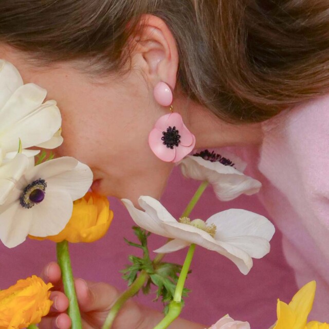 Ciléa Paris - Boucle d'oreille longue Anémone - Petit – Orange / Dormeuse (Oreilles percées)
