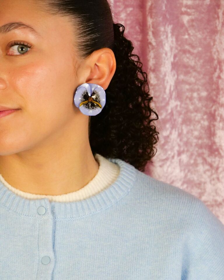 Ciléa Paris - Boucles d'oreilles courtes Pensée - Petit – Édition limitée - Bleu Canard / Dormeuse (Oreilles percées)