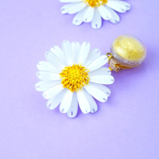 Ciléa Paris - Boucles d'oreilles pendantes Daisy - Petit – Tige (Oreilles percées)