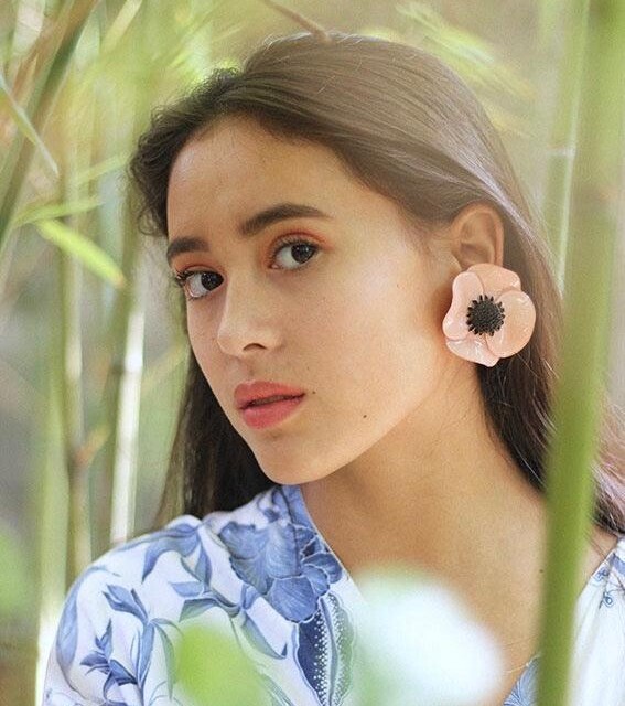 Ciléa Paris - Boucles d'oreilles courtes Anémone - Grandes – Dormeuse (Oreilles percées) / Noir