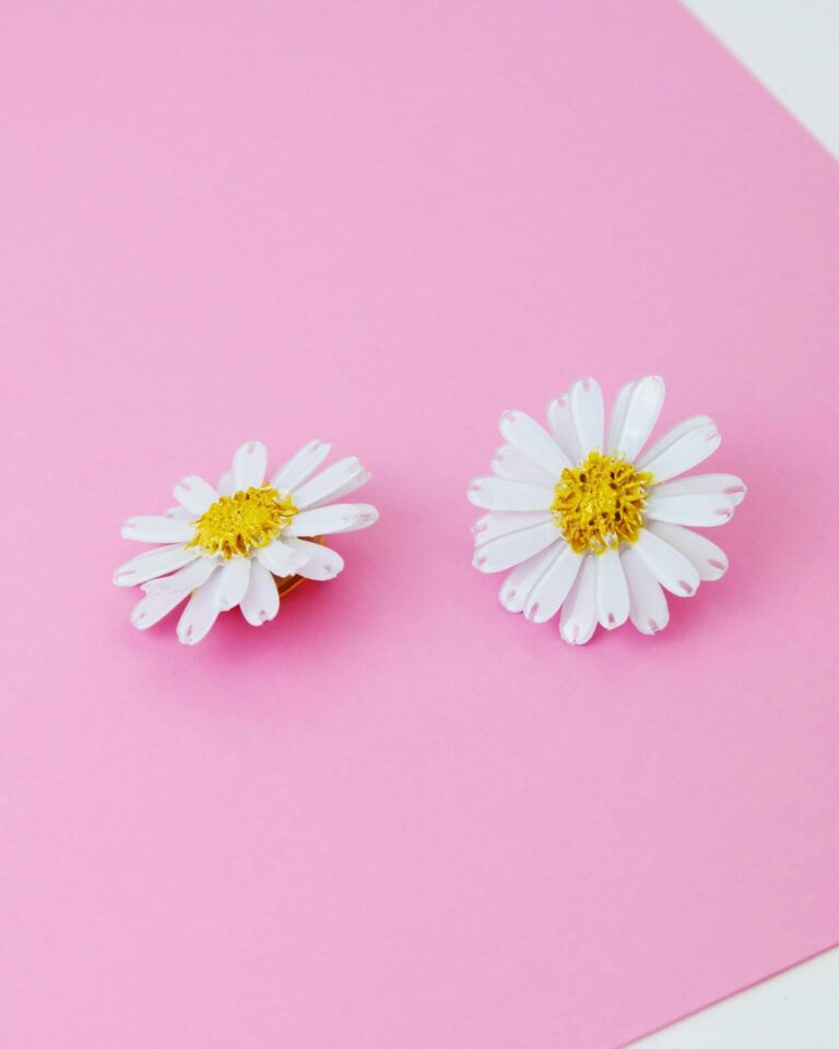 Ciléa Paris - Boucles d'oreilles Daisy - Grand – Dormeuse (Oreilles percées)
