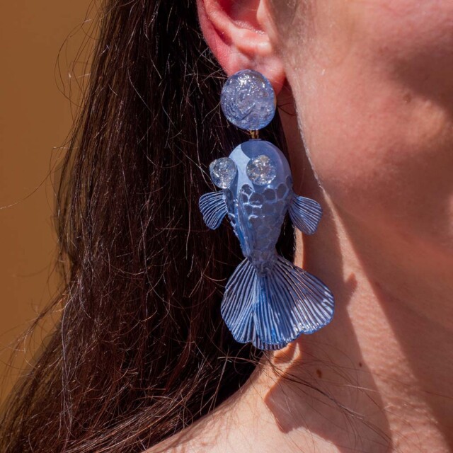 Ciléa Paris - Boucles d’oreilles pendantes poisson Koï – Noir / Tige (Oreilles percées)