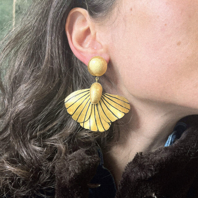 Ciléa Paris - Boucles d'oreilles pendantes Élise - Grand – Rouge / Tige (Oreilles percées)