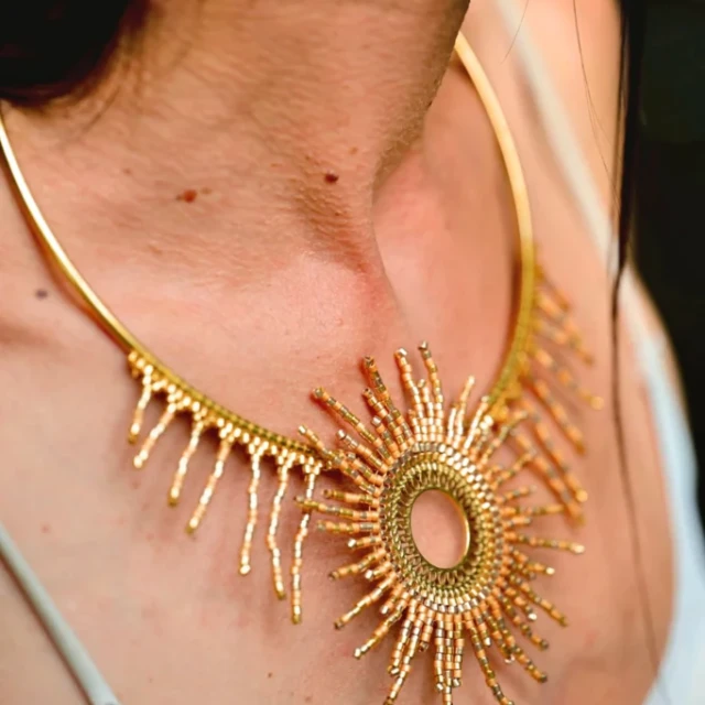 valdyria.com - Collier Majestueux Apollisia Solaris