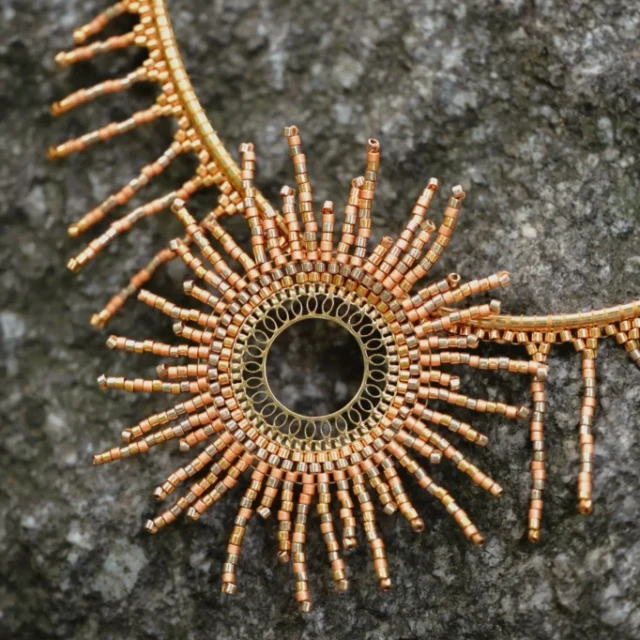 valdyria.com - Collier Majestueux Apollisia Solaris