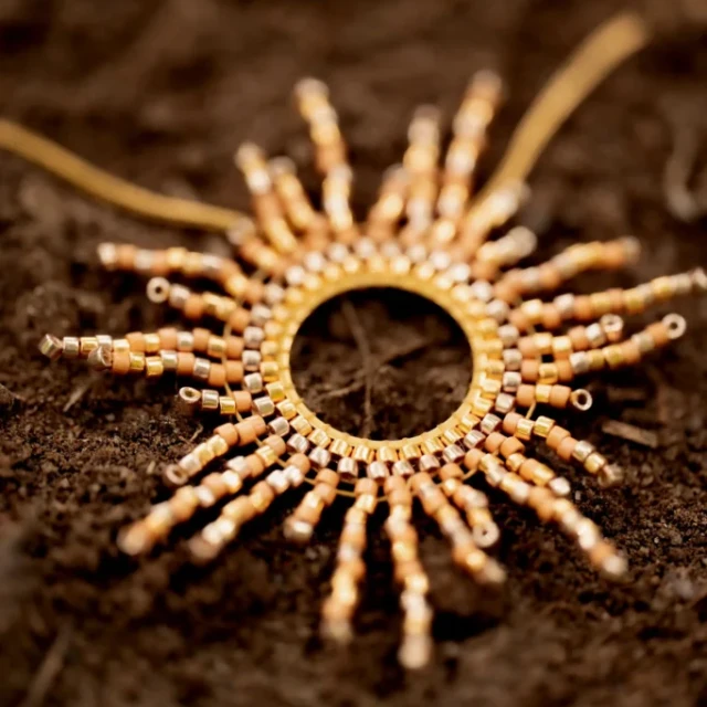 valdyria.com - Collier à Pendentif Apollisia Solaris