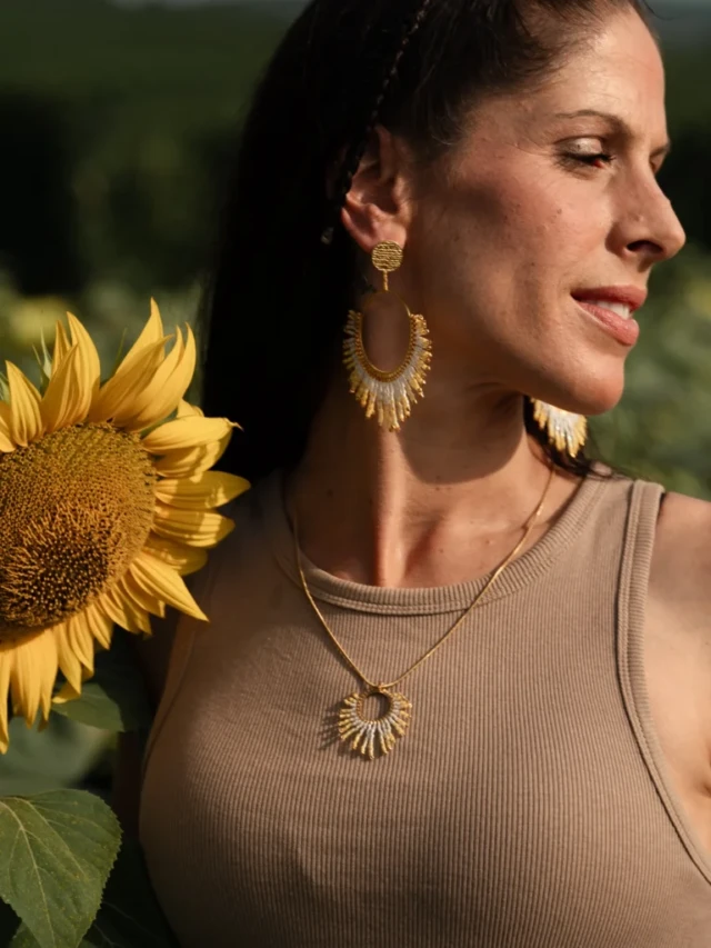 valdyria.com - Collier à Pendentif Mira Helia