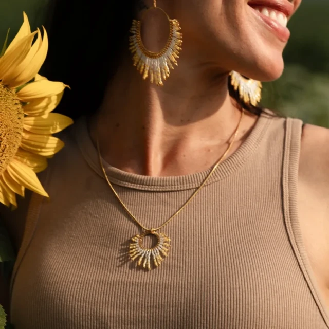 valdyria.com - Collier à Pendentif Mira Helia