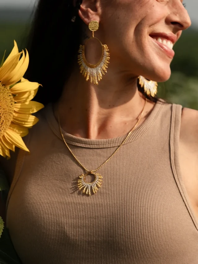 valdyria.com - Collier à Pendentif Mira Helia