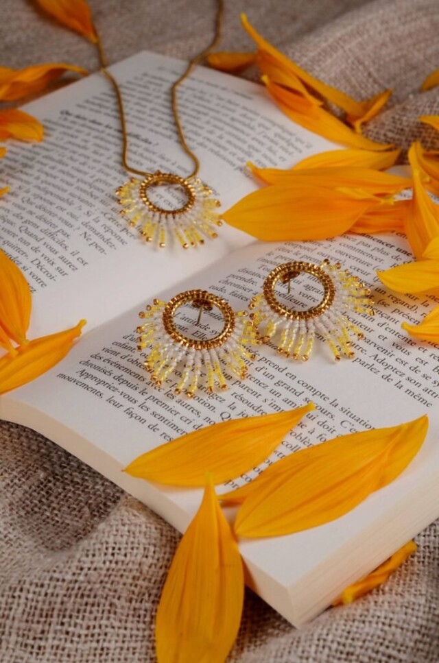 valdyria.com - Collier à Pendentif Mira Helia