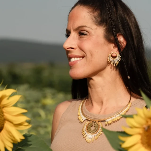 valdyria.com - Petites Boucles D’oreilles Mira Helia