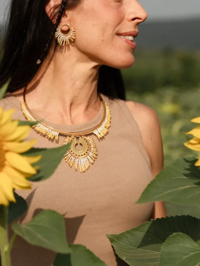 valdyria.com - Petites Boucles D’oreilles Mira Helia