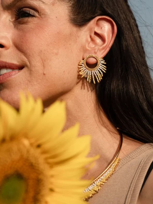 valdyria.com - Petites Boucles D’oreilles Mira Helia
