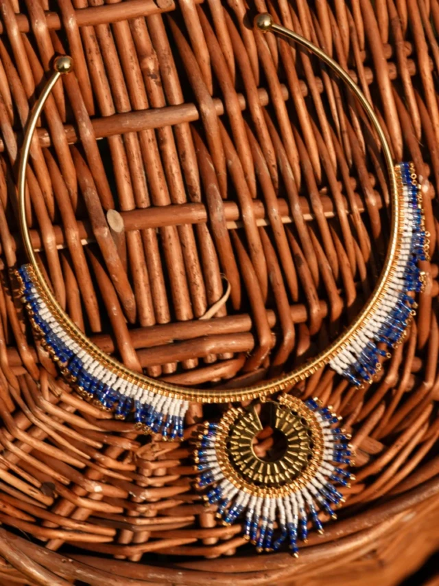 valdyria.com - Collier Majestueux Mira Obscura