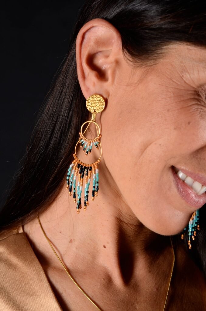 boutique valdyria nilyra maria dore boucles oreilles zoom3 678x1024 1 valdyria.com - Boucles D’oreilles Pendantes Nilyra Maria Bronze
