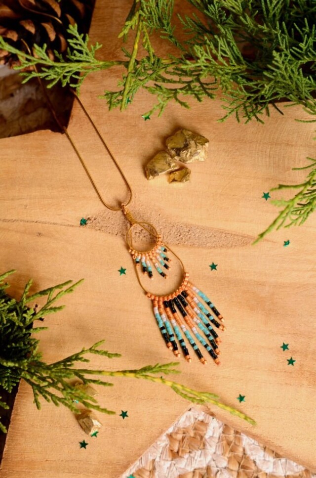 valdyria.com - Collier à Pendentif Nilyra Maria Bronze